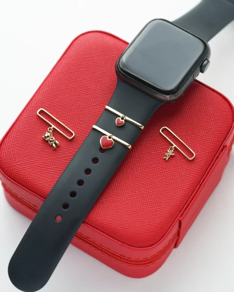 آویز Apple Watch قلب کوچک با میناکاری آبی قرمز